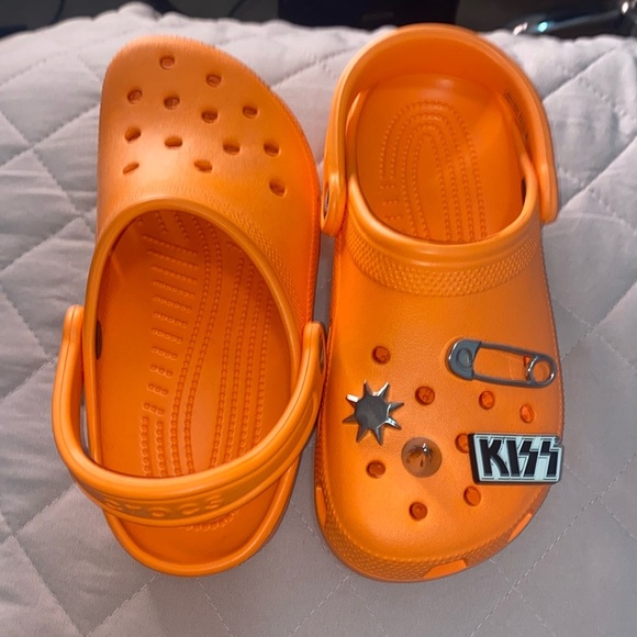 CROCS Orange Size 6 Women’s w/ Removable Silver Applications/KISS - Picture 2 of 3